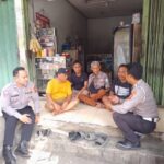 Unit Lantas Polsek Kotabaru Berikan Binluh Kamseltibcar Lantas Kepada Warga Desa Jomin Barat