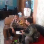 Jaga Sinergitas Polri Dengan Perangkat Desa, Bhabinkamtibmas Desa Cipedes Lakukan Sambang Ke Kantor Desa