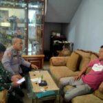Sinergitas Babinsa TNI Bersama Bhabinkamtibmas POLRI Kunjungi Warga Desa Binaan