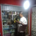 Kring Serse Polsek Banyusari Datangi Toko Jamu Temukan Miras 2 Botol Kecil