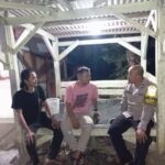 Polres Karawang, Bhabinkamtibmas Aipda Tono Ngawangkong Bersama Masyarakat Pada Wilayah Desa Mulyasejati.