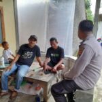 Bhabin Polsek Cibuaya Polres Karawang melaksanakan binluh terkait kamtibmas ke warga masyarakat