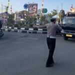 Anggota Lantas Polsek Pangalengan Laksanakan Rutinitas Pengaturan Lalu Lintas