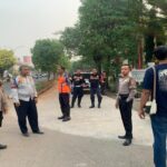 Meriahkan HUT RI ke-79, Kapolsek Telukjambe Timur Pimpin Pam Gerak Jalan Santai RSUD Karawang