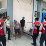 Anggota Sat Samapta Polres Karawang Polda Jabar Tingkatkan Patroli Prekat dan Dialogis diwilayah hukum Polres Karawang pada Siang hari