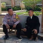 Kala Bhabinkamtibmas Sambangi Security Perum Margasari Tree Park, Karawang