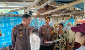 Polres Sidrap Sentuh Hati: Peduli Lansia di Bekas Kandang Ayam