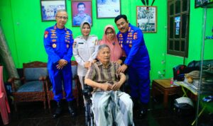 Alumni Akpol ’91 Hadirkan Senyum untuk Sang Pengasuh
