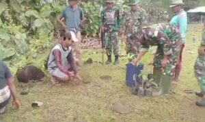 Koramil Sidrap Gas Pol Tanam Pohon Bareng Warga!