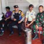 Bhabinkamtibmas Melaksanakan Binkamsa di Wilayah Binaannya.