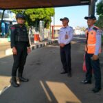 DIPOOL BUS PRIMA JASA, BRIMOB GARUT PANTAU KEGIATAN MASYARAKAT BERSAMA SECURITY