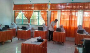 MTs Bontosunggu Gelar Simulasi ANBK 2024: Panitia Siapkan Segalanya!