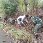 Peltu Kisman: “Bersih-Bersih Saluran, Demi Lingkungan Asik!”