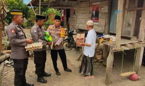 Jumat Berkah, Kapolsek Peduli Warga