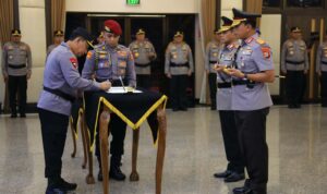 Kapolri Pimpin Sertijab dan Naik Pangkat Para Pati