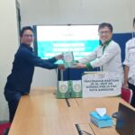 Baznas Kota Bandung Salurkan Bantuan 30 Mushaf Al-Quran Kepada Pokja PWI Kota Bandung