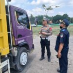 SATLANTAS POLRES KEDIRI BERSAMA DINAS PERHUBUNGAN KAB. KEDIRI DAN SUBDENPOM KEDIRI LAKUKAN PENINDAKAN KENDARAAN OVER DIMENSI DAN OVER LOADING