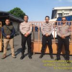 Personel Polsek Cimanggung Pengamanan Percetakan Surat Suara Pilkada Tahun 2024 di PT. GRAMEDIA PRINTING UNIT BANDUNG