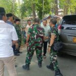 Danramil 0620-01/Gunung Jati dan Ketua Persit Ranting 02 Dampingi Danrem 063/SGJ Ziarah ke Makam Kramat Sunan Gunung Jati