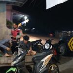 Anggota Polsek Tempuran Berikan Pesan Kamtinmbmas Kepada Anak Muda Yang Sedang Nongkrong