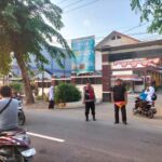 Bhabinkamtibmas Polsek Telagasari Giatkan Gatur Pagi di Sekolah