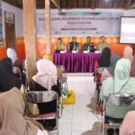 Bantu Peningkatan Usaha Mikro, Satgas TMMD 122 Kodim 0809/Kediri Bersama Dinas Koperasi dan UKM Prov. Jatim Gelar Penyuluhan UMKM