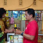 Kring Serse Polsek Banyusari Datangi Toko Jamu Temukan Miras 2 Botol Kecil