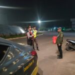 Anggota Sat Samapta Polres Karawang laksanakan Patroli Perintis Presisi dan Prekat serta menyambangi Scurity Perumahan Podomoro