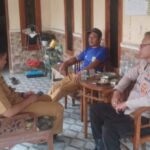 Bhabinkamtibmas Polsek Jatisari Sosialisasikan Layanan Call Center Polri Dan Nomor Lapor Pak Kapolres