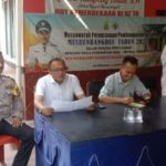 Rapat Minggon Desa, Bhabinkamtibmas Polsek Jatisari Hadiri Dan Imbau Terkait Kamtibmas