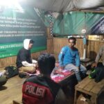 Patroli  Cooling System Polsek Kotabaru Sambangi Warga yang Melaksanakan Ronda Malam