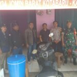 Personil TNI POLRI Amankan Kampanye Tatap Muka Terbatas Calon Bupati Kabupaten Karawang di Wilayah Desa Wancimekar