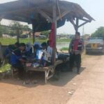 Unit Samapta Polsek Jatisari Sambangi Pelajar Yang Baru Pulang Sekolah