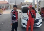 Kunjungi SPBU, Prekat Polsek Banyusari Berikan Rasa Aman