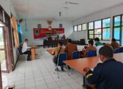 Kapolsek Cibuaya mengikuti giat Minggon Kecamatan di Aula Desa Kalidungjaya Kec. Cibuaya