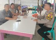 Bhabinkamtibmas Polsek Klari Sambangi Warga, Himbau Orang Tua Awasi Anak Remaja