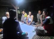 Kanit Binmas Polsek Batujaya melaksanakan Giat Ngawangkong bersama Masyarakat Desa Batujaya