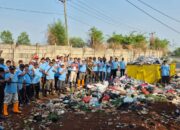 Polsek Cipeundeuy beserta Muspika dan Aparatur Desa Cipeundeuy Melaksanakan Giat Kerja Bakti