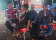 Bhabinkamtibmas Polsek Telagasari Dampingi Giat Siskamling Untuk Pastikan Lingkungan Kondusif