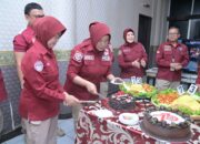 Bid Humas Polda Jabar Rayakan HUT Ke-73 Humas Polri Dengan Potong Tumpeng