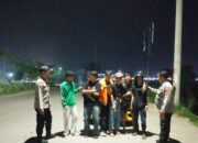 Giat Patroli Prekat Malam Polsek Rengasdengklok, Sambangi Anak Muda Yang Sedang Nongkrong