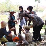 Polwan Polres Kediri Berbagi, Program Rutin Dekatkan Diri Dengan Masyarakat