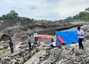 Polres Blitar Kota Pasang Spanduk Himbauan Larangan Menambang Pasir Secara Ilegal