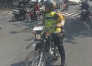 Inilah Aksi Heroik Kabag Ops Polres Kediri Dalam Melakukan Pengamanan Rombongan Pesilat Saat Melintasi Kediri Kota