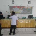 TNI Bantu Warga, E-KTP Lancar Jaya!