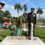 Khidmat Banget! Letkol Awaloeddin Ziarah Pahlawan
