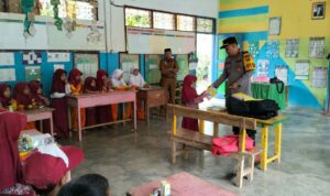 Kapolsek Jufri Gas ke Pelosok, Semangati Anak Negeri
