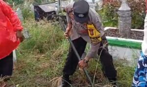 Aksi Mulia Bhabinkamtibmas: Bantu Pemakaman Nurhayati