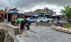 Gotong Royong Bangun Jembatan di Passeno