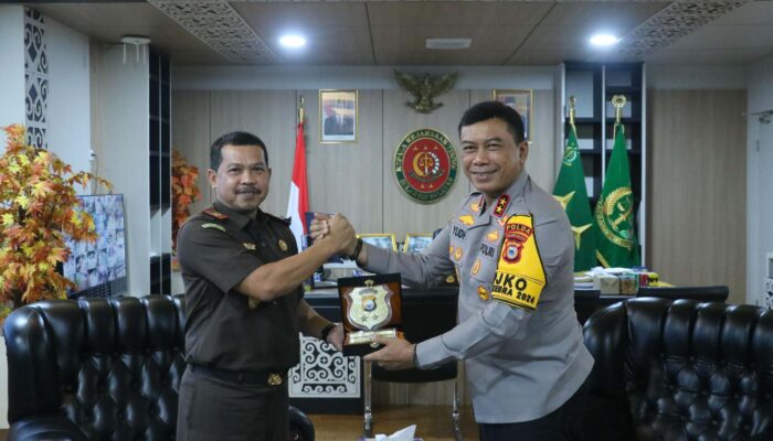 Kapolda Sulsel Sapa Kajati: Sinergi Dua Pilar Hukum di Sulsel